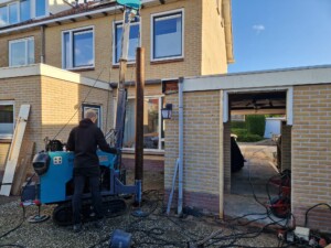 Heipalen met kleine heimachine